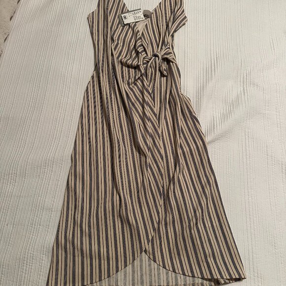 H&M V-Neck Striped Wrap Dress Size Small - Picture 2 of 8
